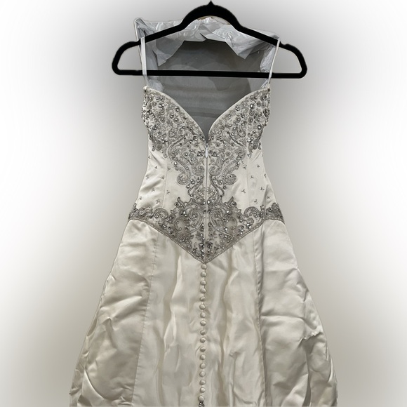 Platinum Priscilla of Boston Elegant Ivory Crystal Embellished Wedding Dress - Picture 5 of 15